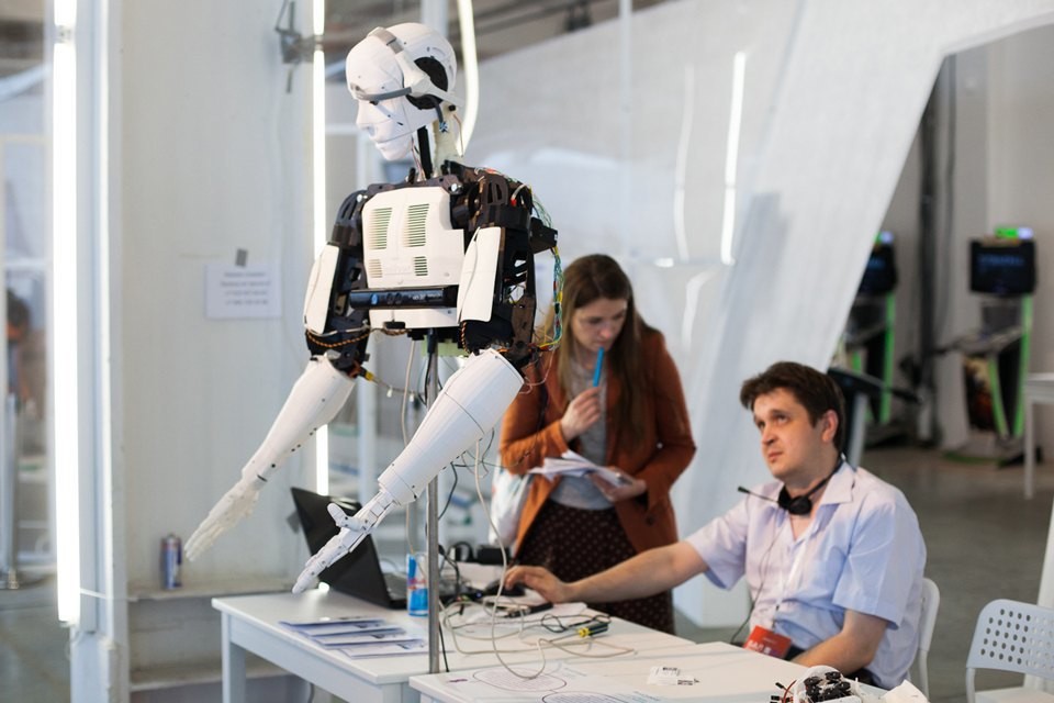 Mobile robot moving through a simulated environment